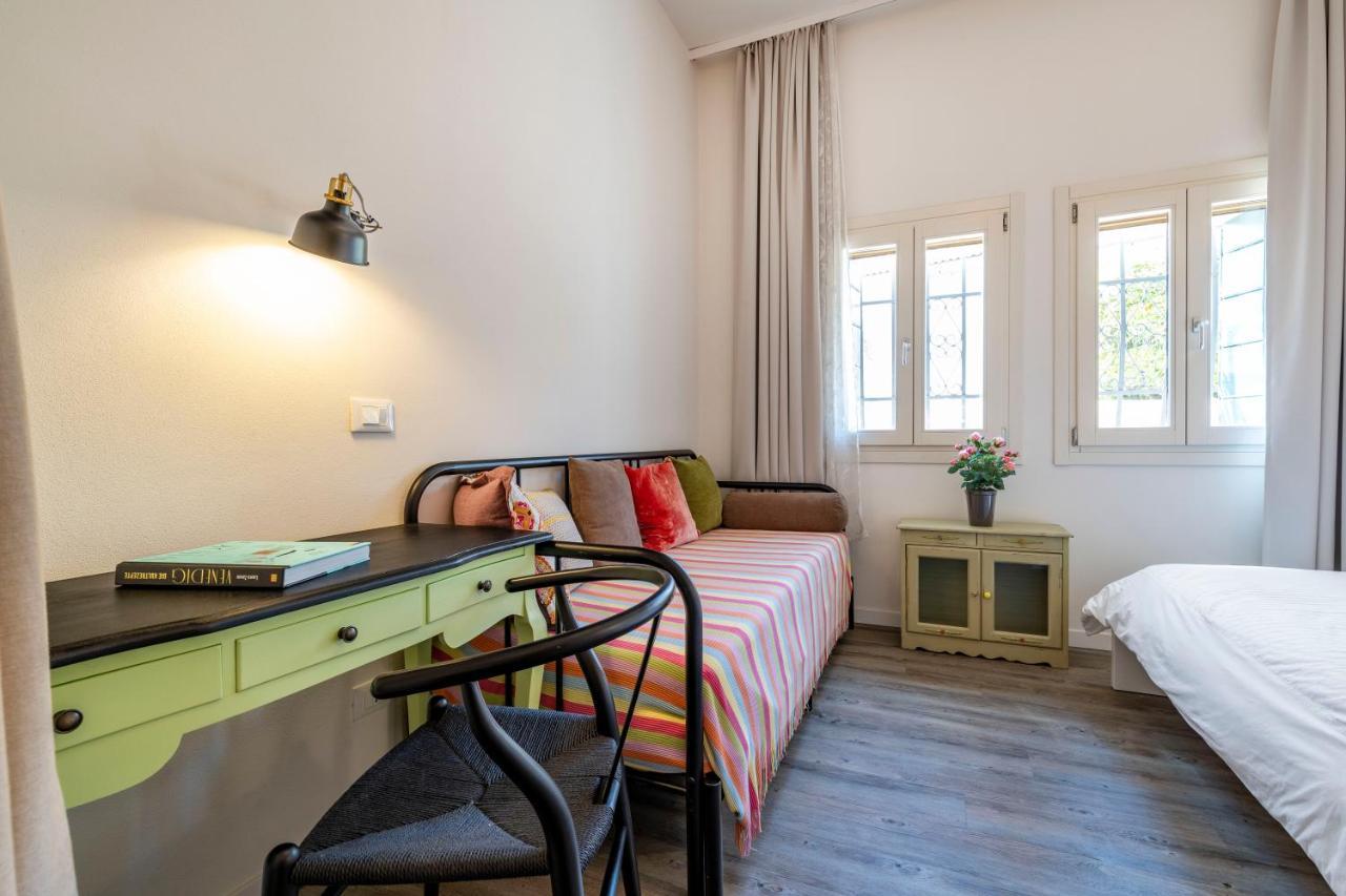 Snug Apartment With Private Courtyard M0270422677 Venice Exterior photo